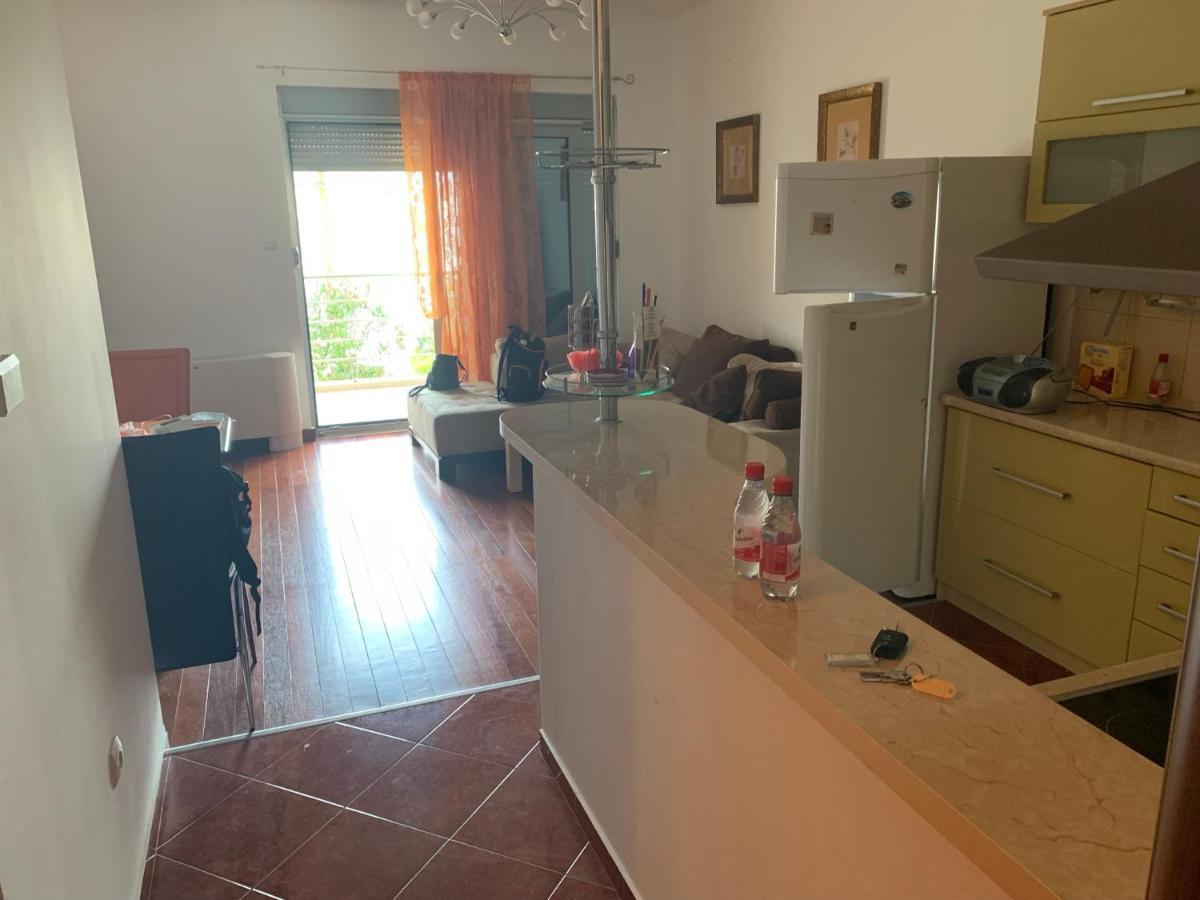 Apartment With Swimmingpool, Seaview And Large Terrace, 1St Floor, Min 2 Persons Dobrota Bagian luar foto