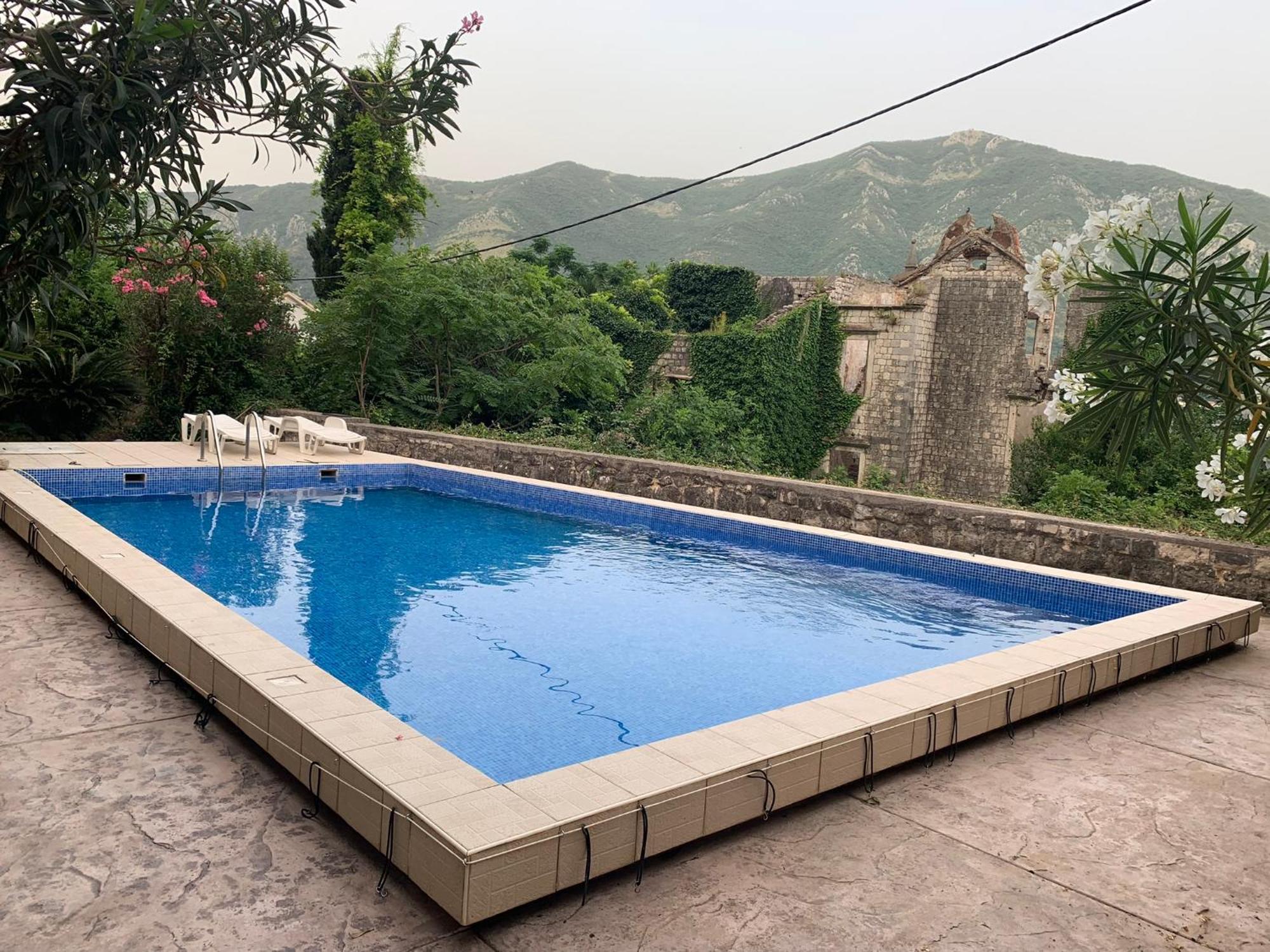 Apartment With Swimmingpool, Seaview And Large Terrace, 1St Floor, Min 2 Persons Dobrota Bagian luar foto
