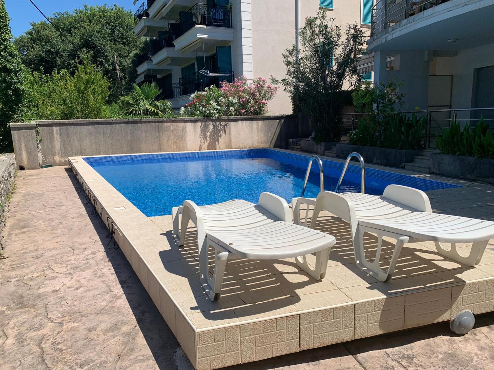 Apartment With Swimmingpool, Seaview And Large Terrace, 1St Floor, Min 2 Persons Dobrota Bagian luar foto